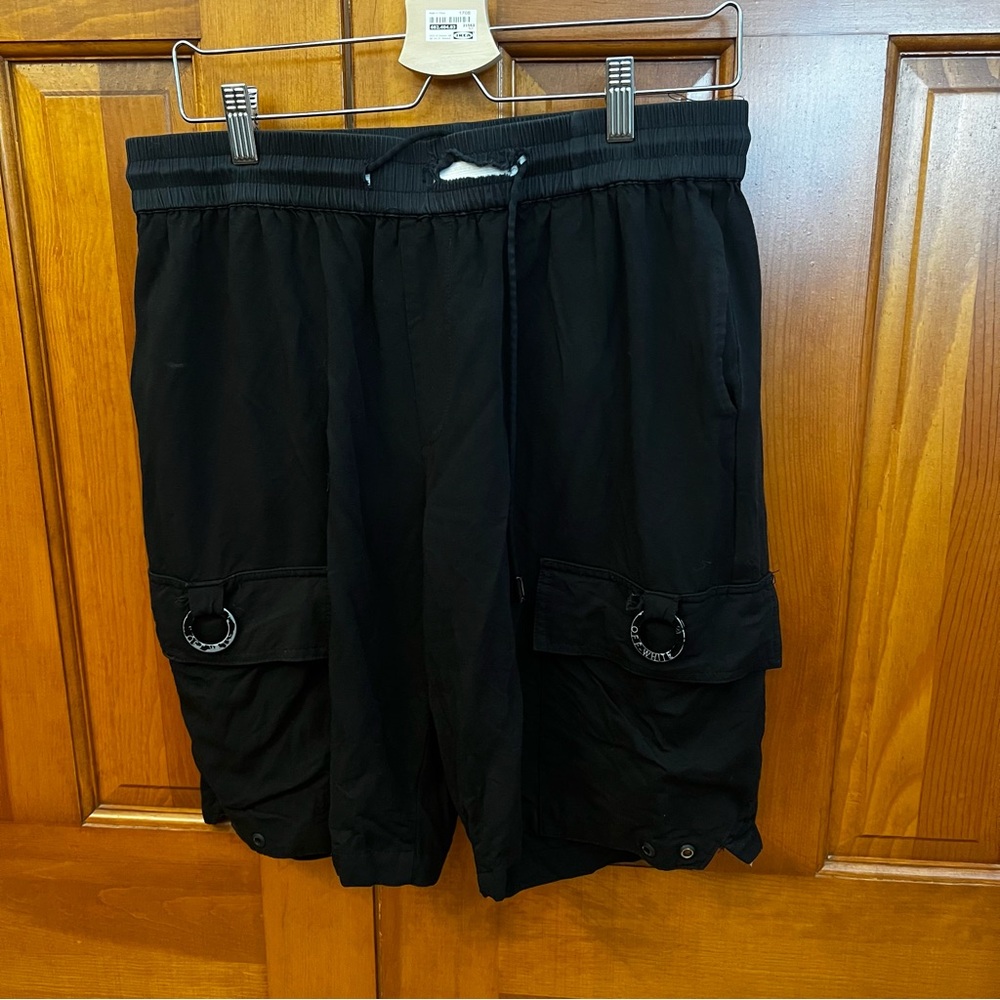 Men’s Off-White c/o Virgil Abloh “MAIN LABEL” shorts. Black. Size large.